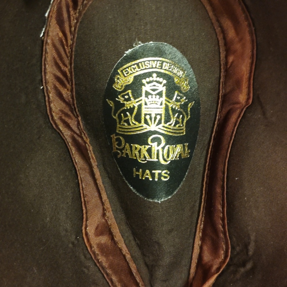 ParkRoyal Stylish Beige Fedora with Feather Detail - Picture 6 of 8